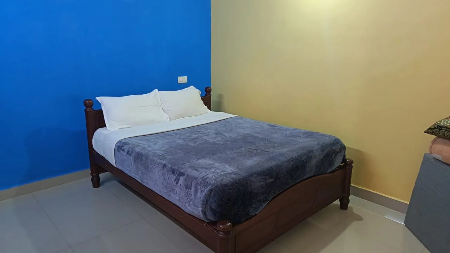 Comfortable stay room with basic amenities in Ooty
