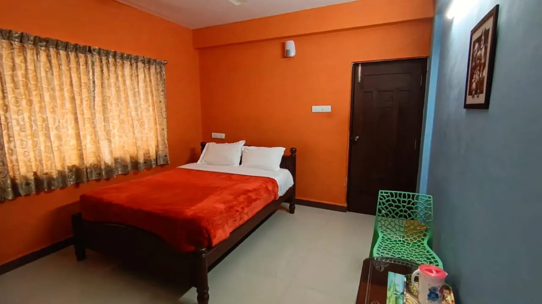 Well-furnished room at ADK Royal Park Inn homestay Ooty