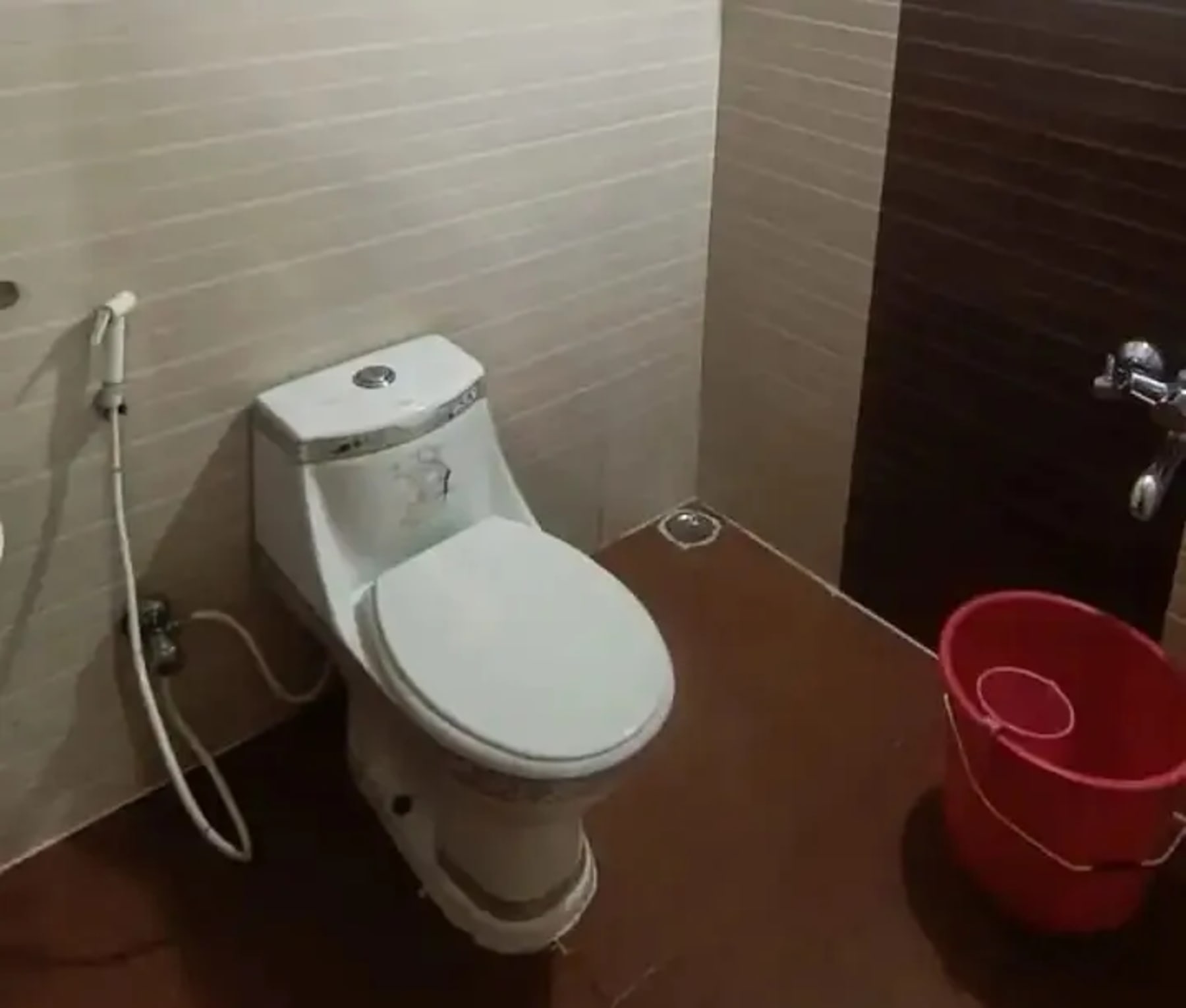 Clean bathroom with modern fittings at ADK Royal Park Inn Annex