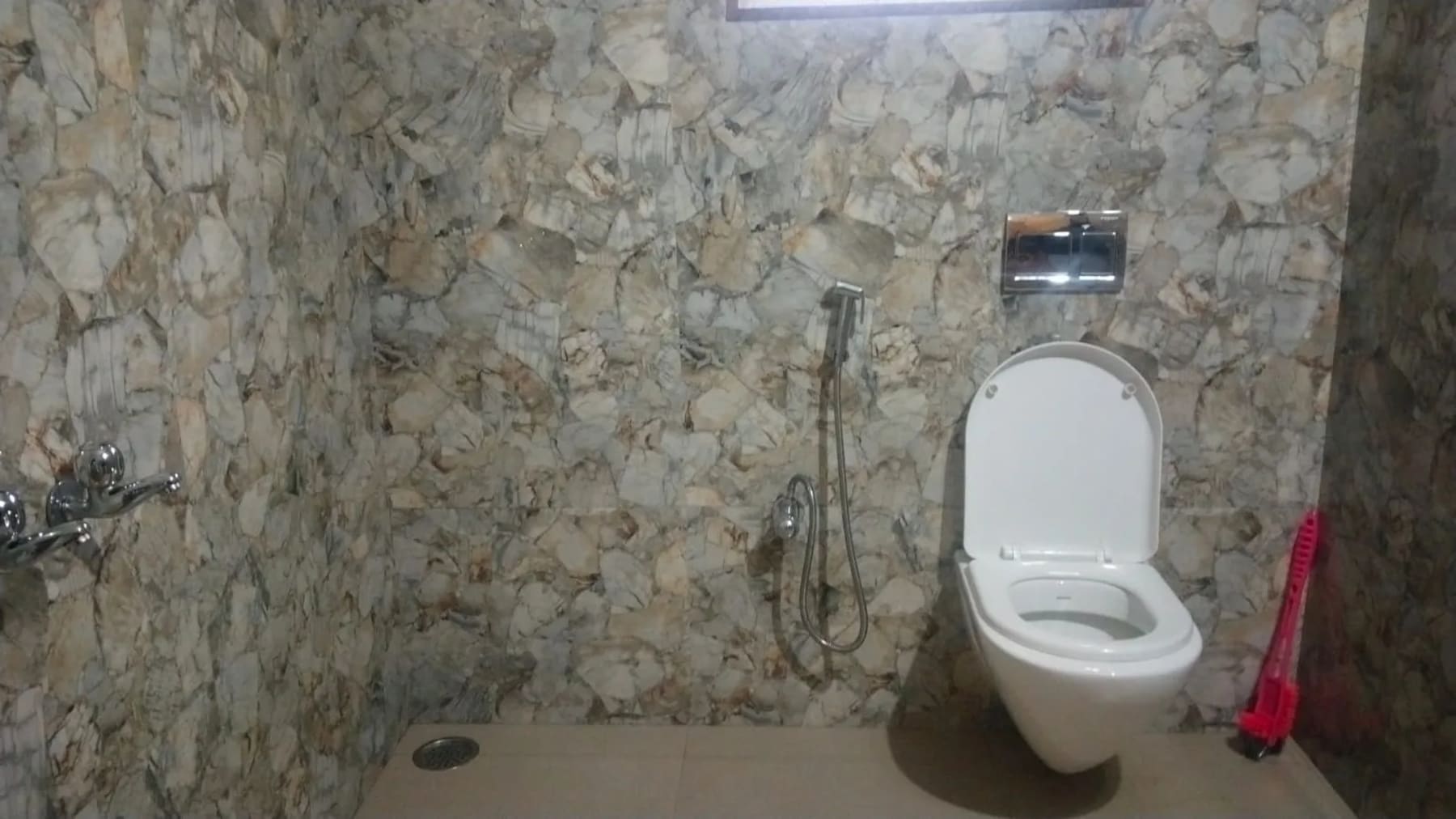 Bathroom at Daraga Homestay Ooty