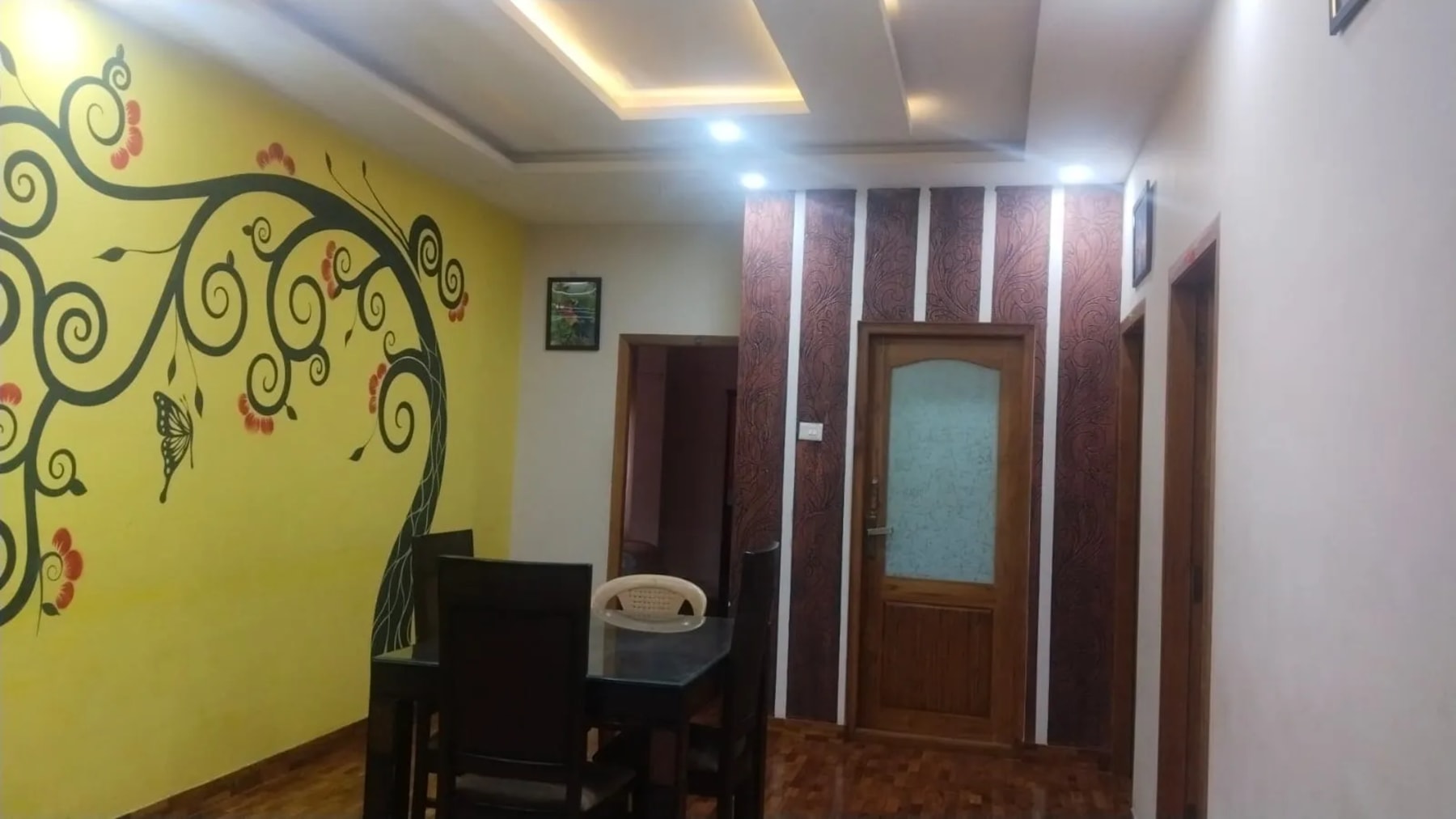 Comfortable room at Daraga Homestay in Ooty