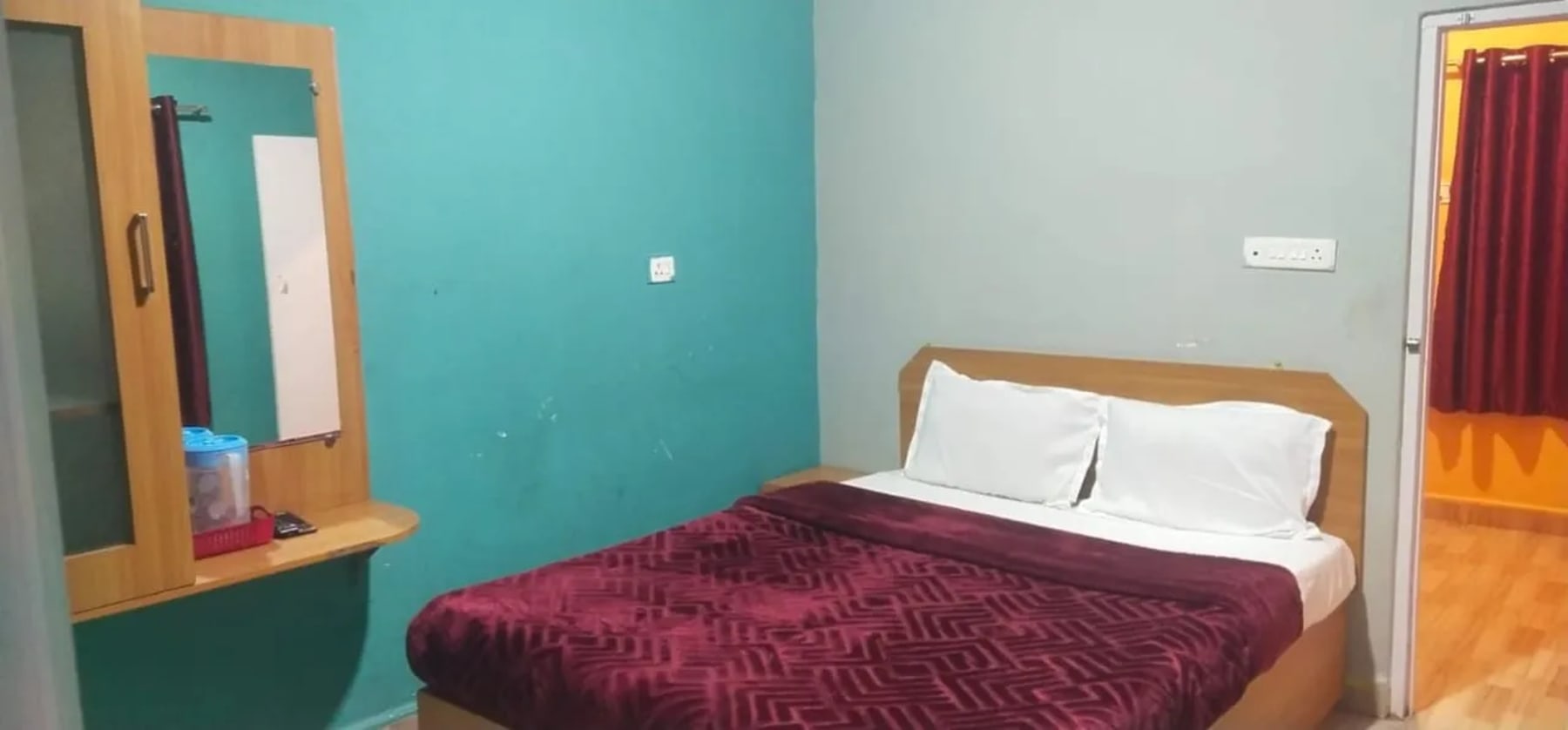Vintage themed bedroom at Retro Radiance Ooty cottage