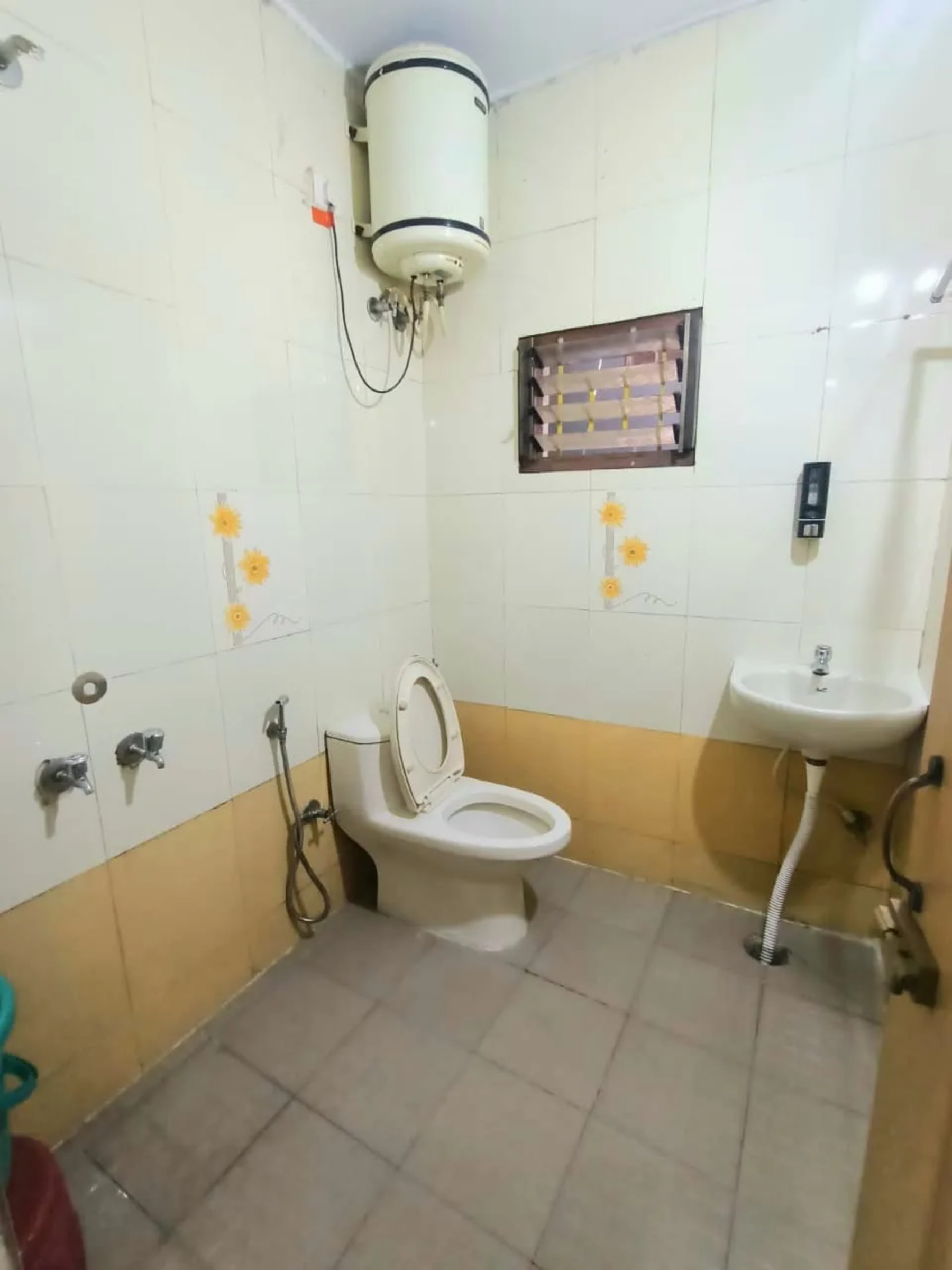 Bathroom at Pillars Residency Ooty house stay