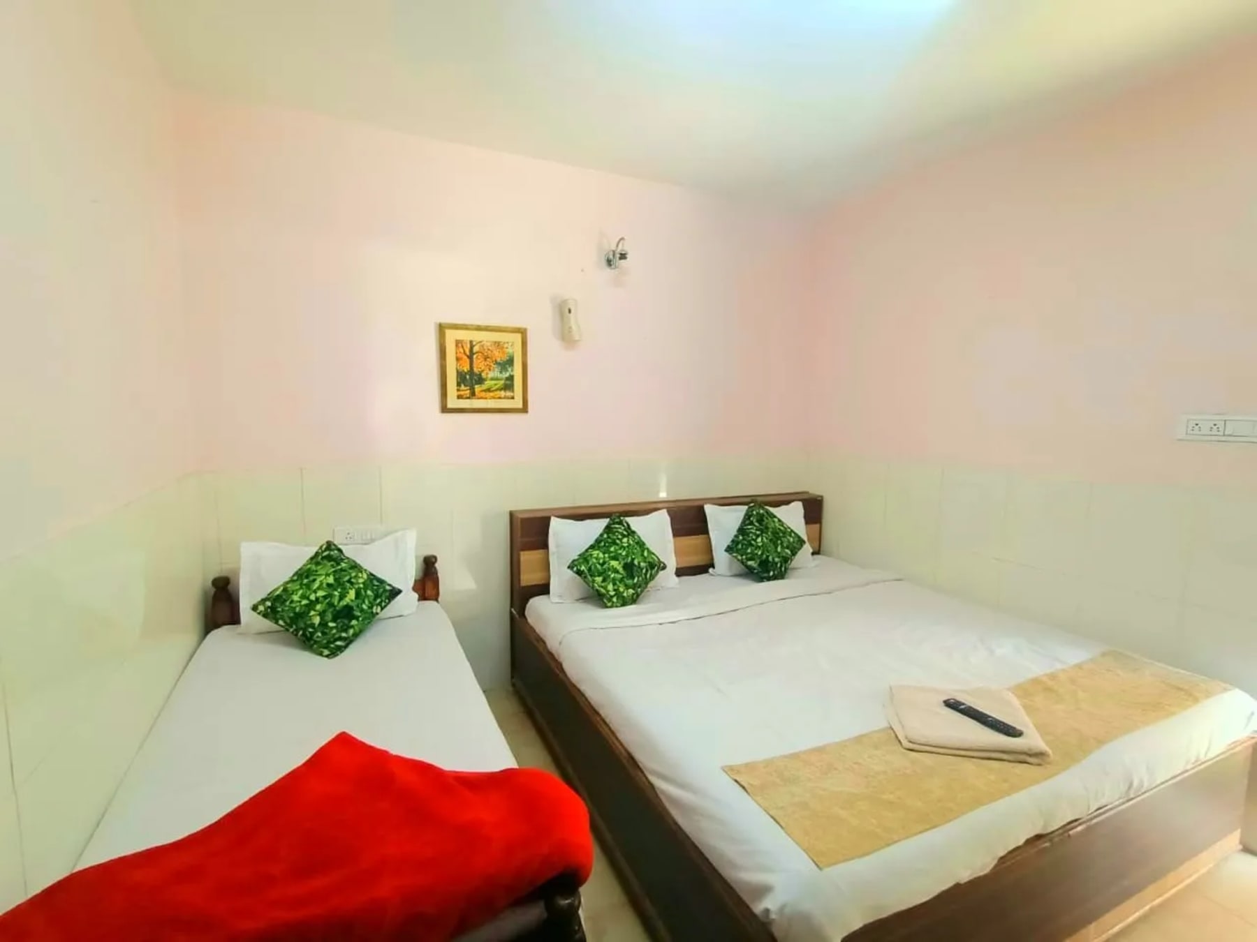 Private house bedroom at Pillars Residency in Ooty