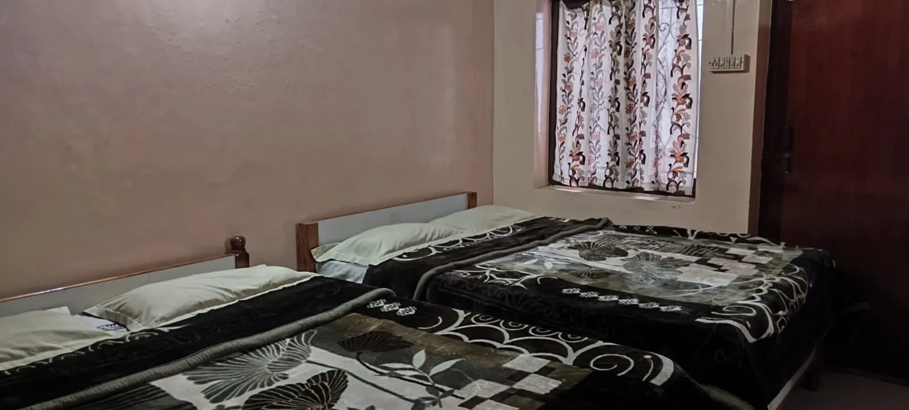 Comfortable room at Greens Lodge hotel Ooty