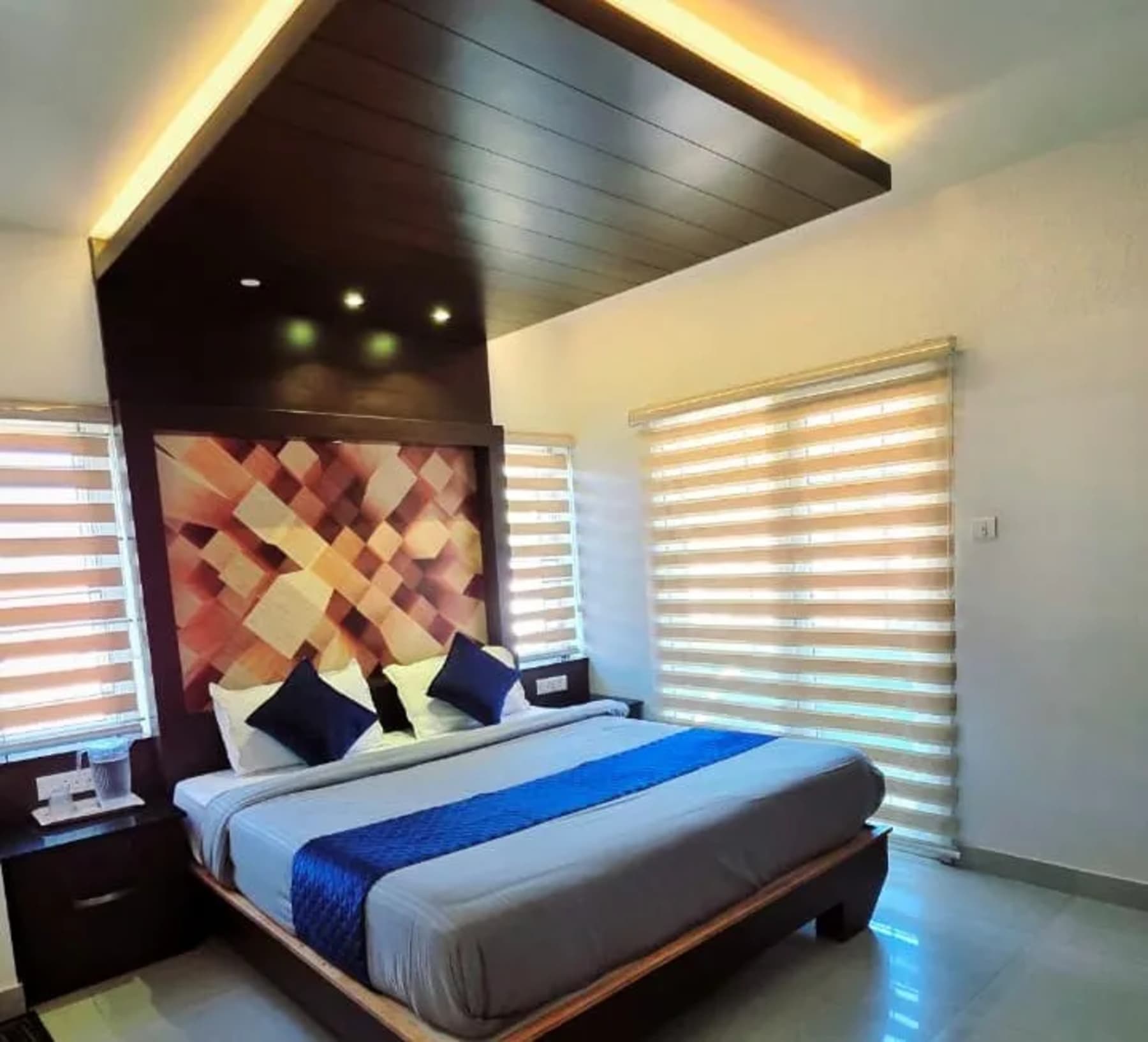 Cozy bedroom at Central Residency homestay