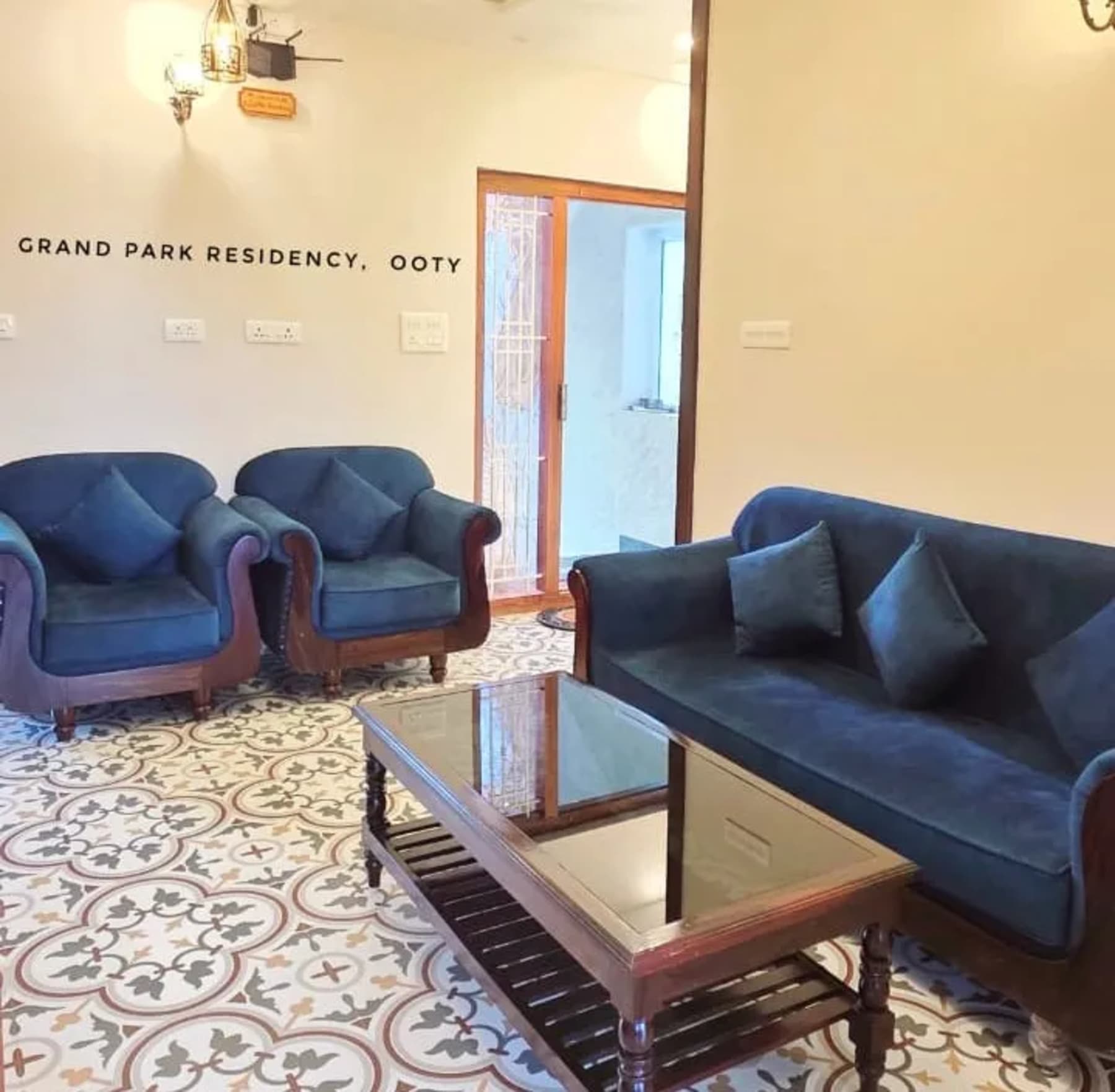 Living room at Grand Park Residency Ooty homestay