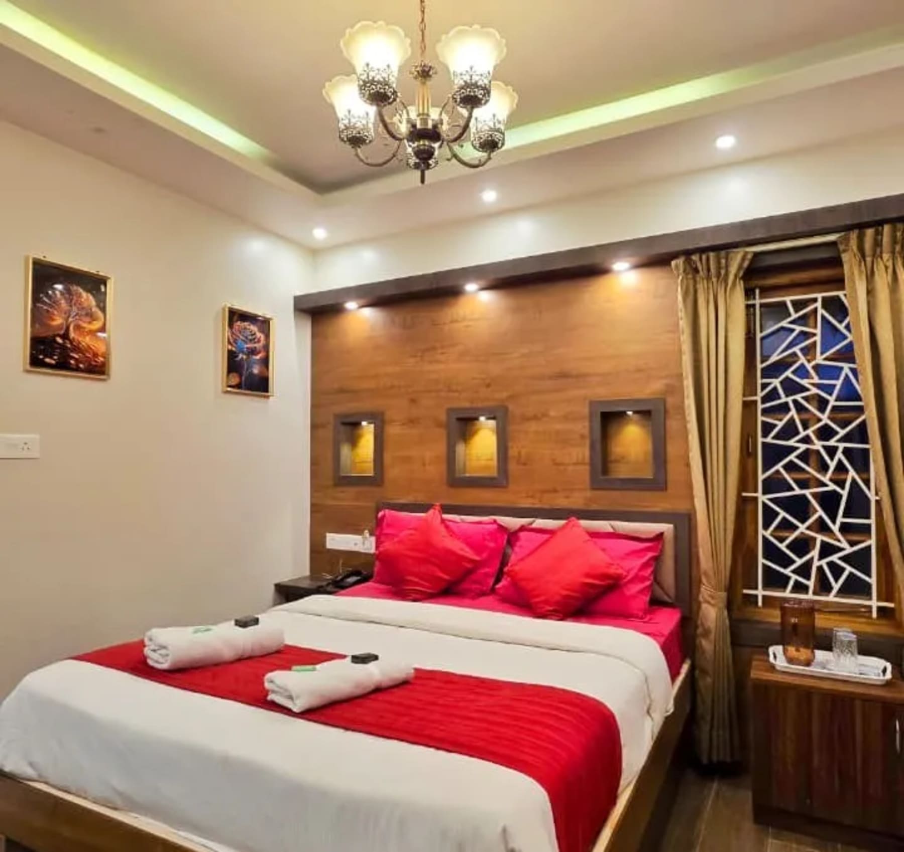 Well furnished room at Royal Palace Residency Ooty