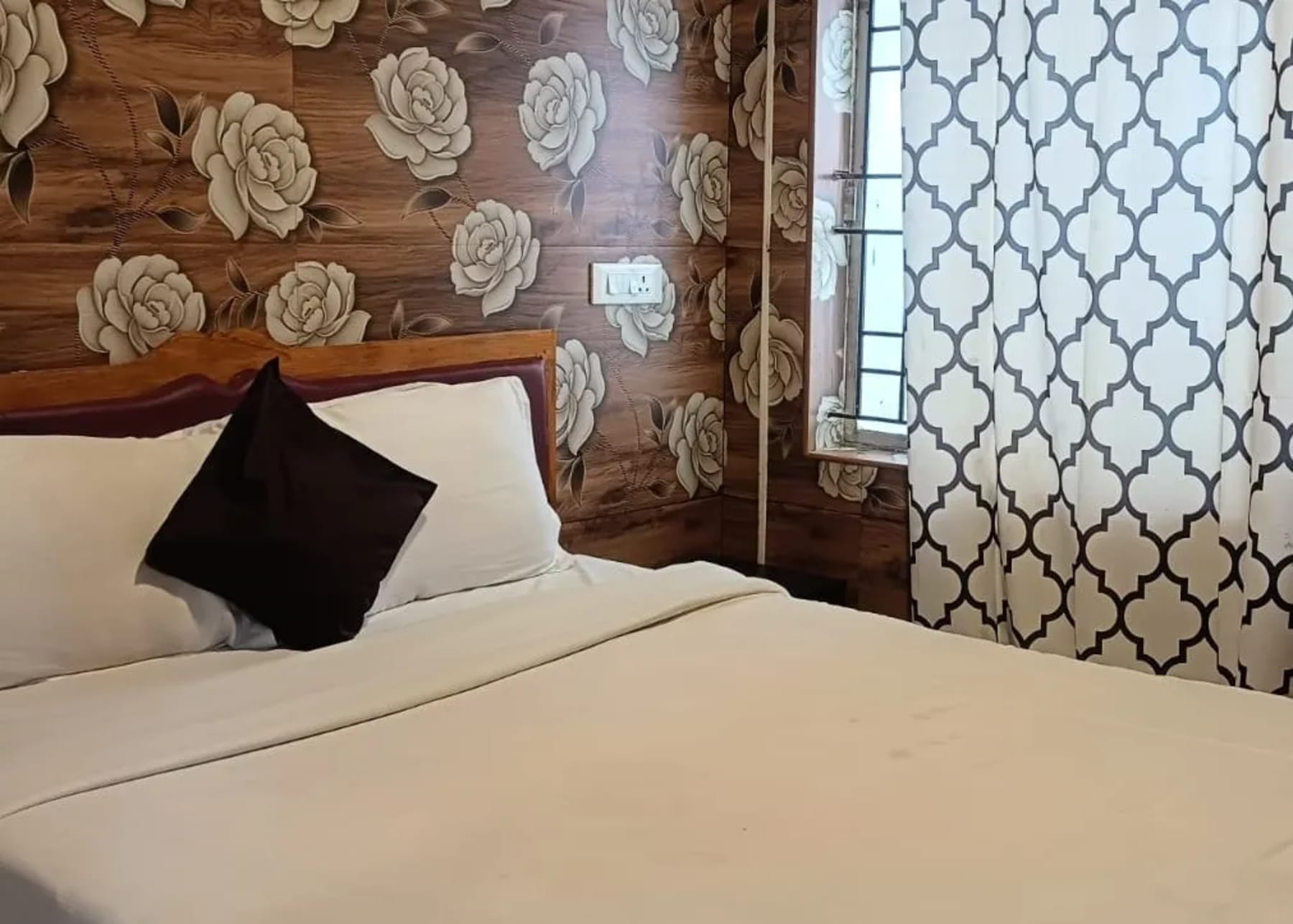 Comfortable bedroom at Bala Villa Ooty