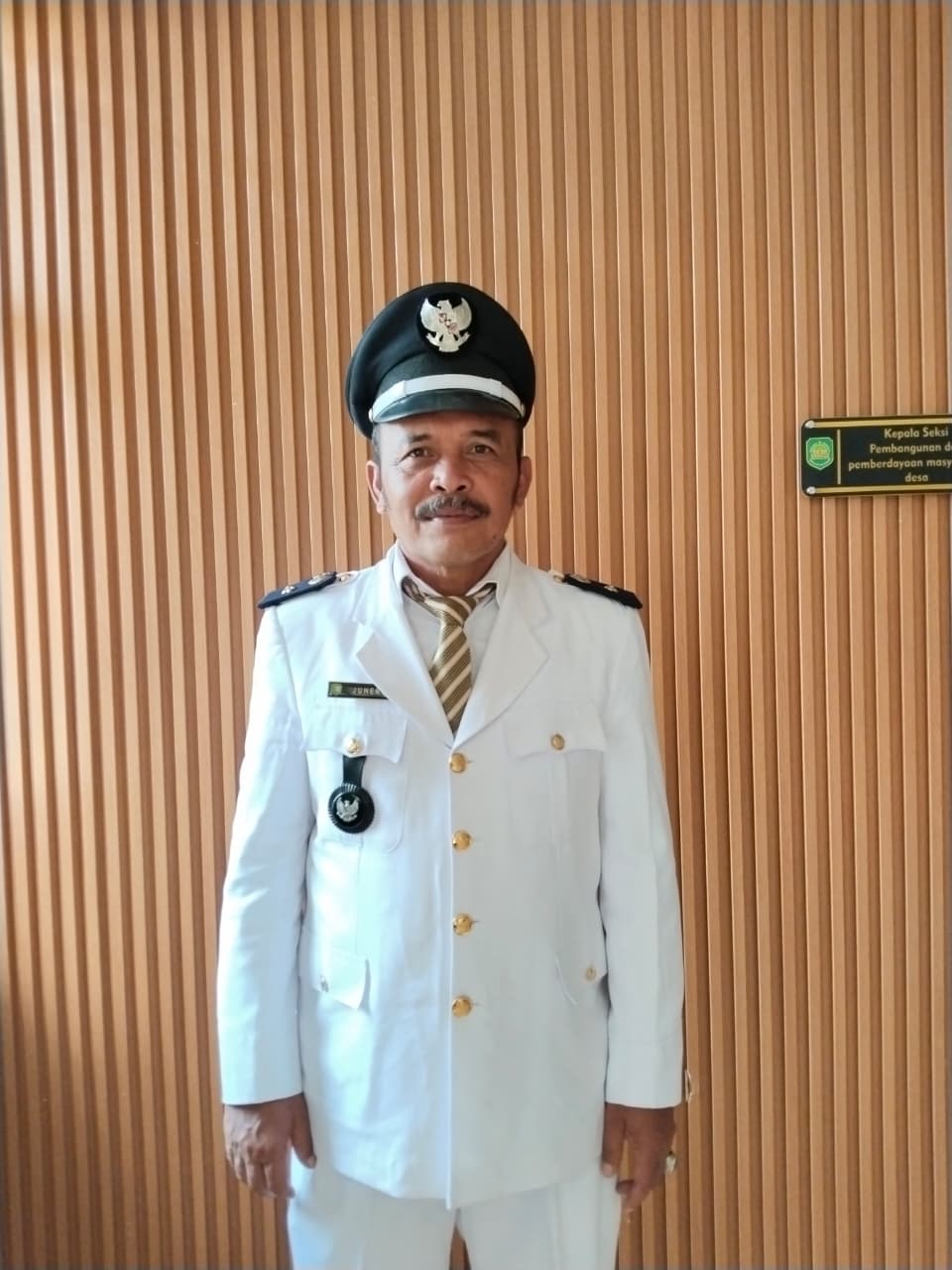 Bapak Juheri, Kepala Desa Pasanggrahan