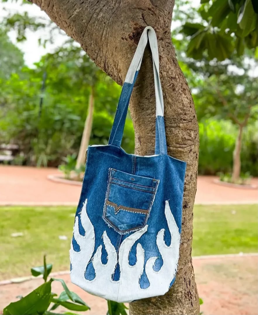 The Pocket Keeper Tote