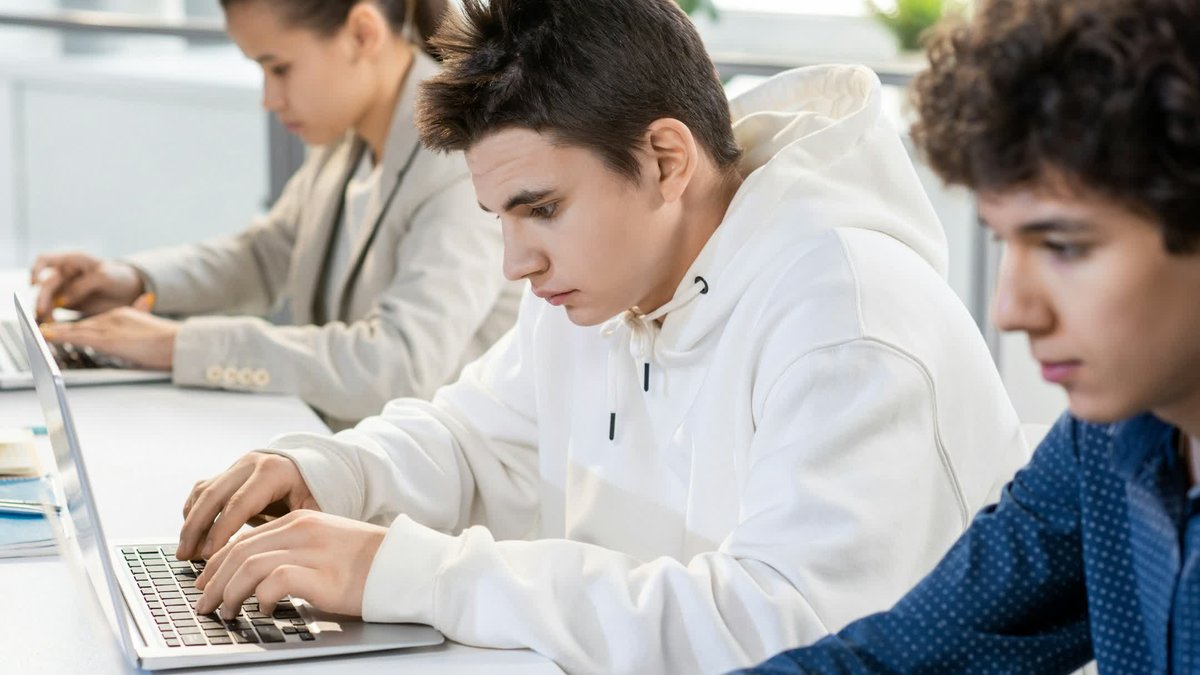 Professor catches 32 cheating with AI tools - ai cheating