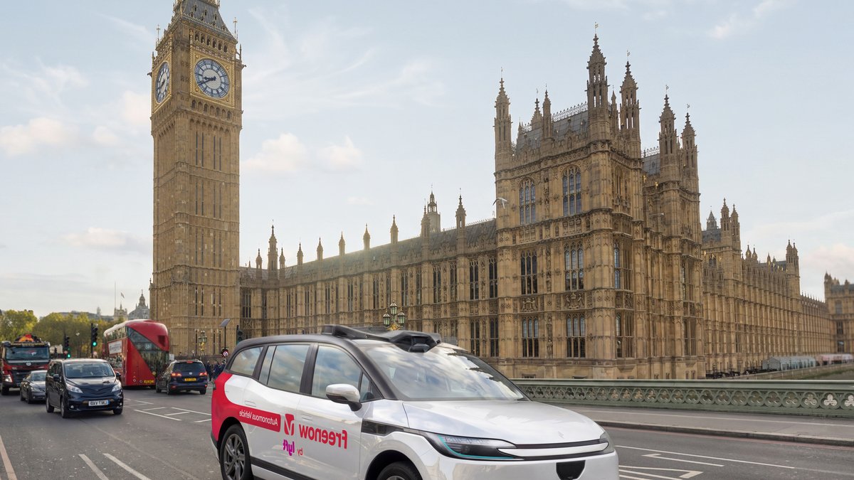 Apollo Go tests driverless cars in London - driverless cars