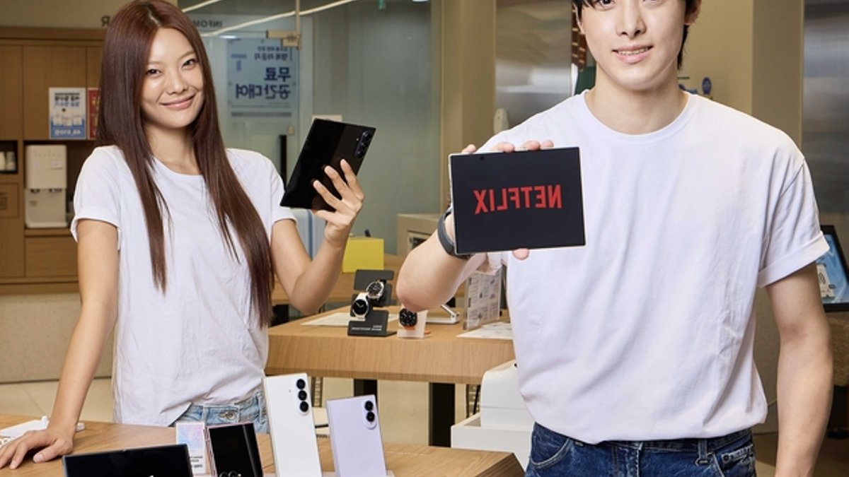 Galaxy foldable preorders come with carrier deals - galaxy foldable