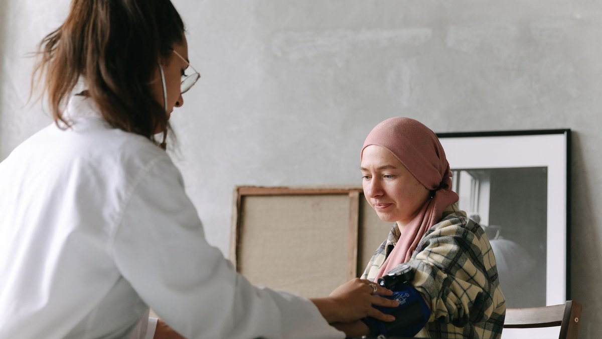 Gynecologic Oncologists Guide Families After Endometrial Cancer Diagnosis - endometrial cancer