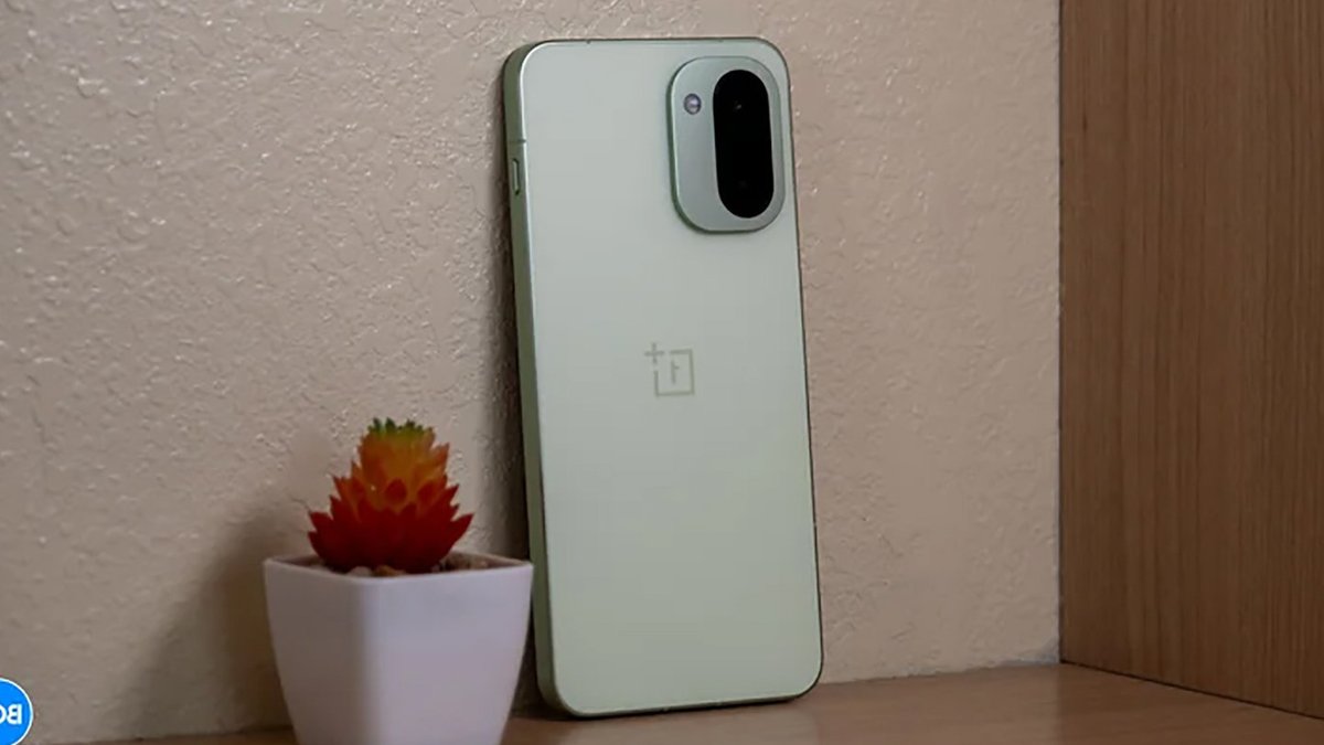 Why OnePlus R Series Phones Are Budget Friendly - oneplus r series