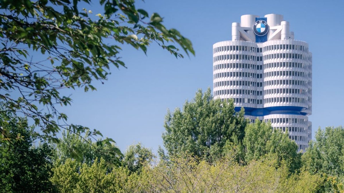 BMW to cut jobs after profit decline - bmw job cuts