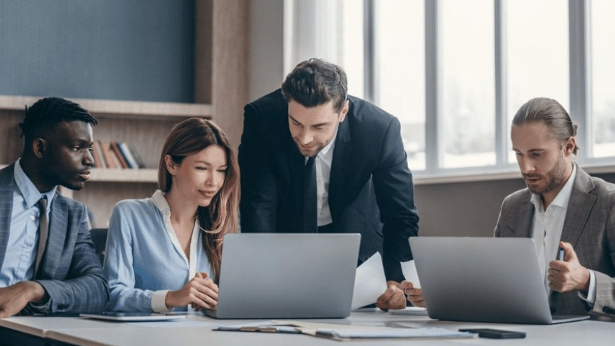 Small business sales decline in Canada - small business sales