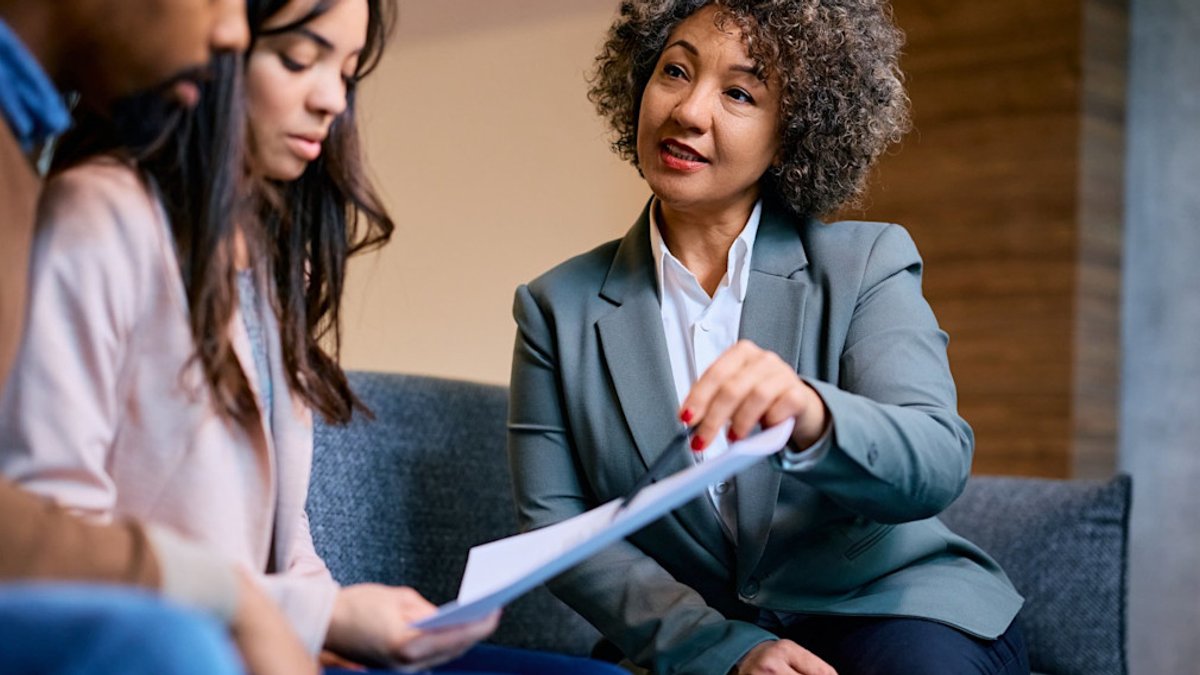 Real estate agents at odds over sales - real estate