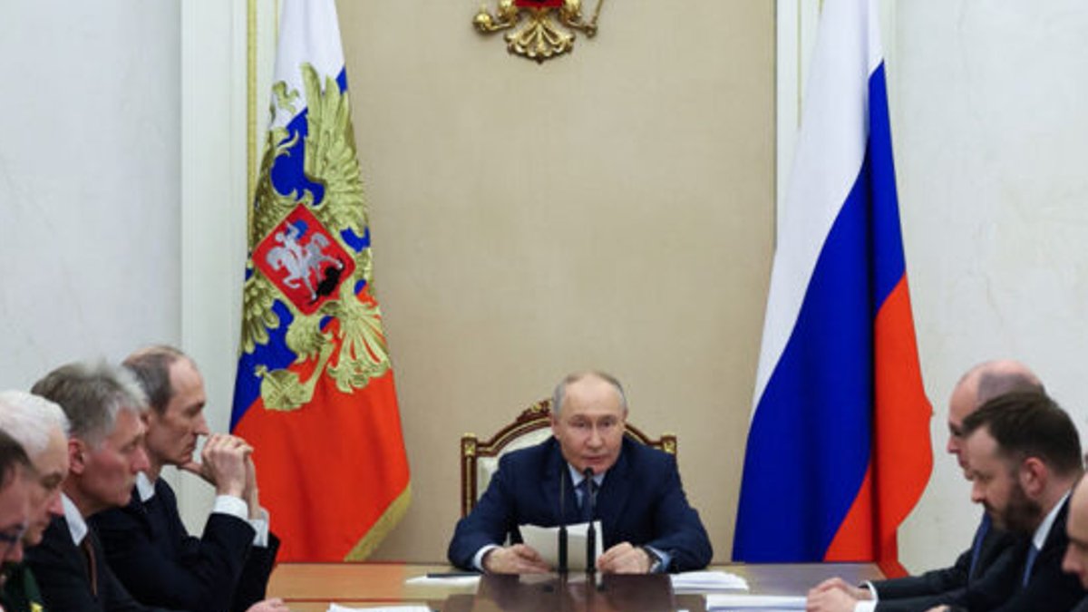 Russia Expands AI Use Beyond the Battlefield - russia ai