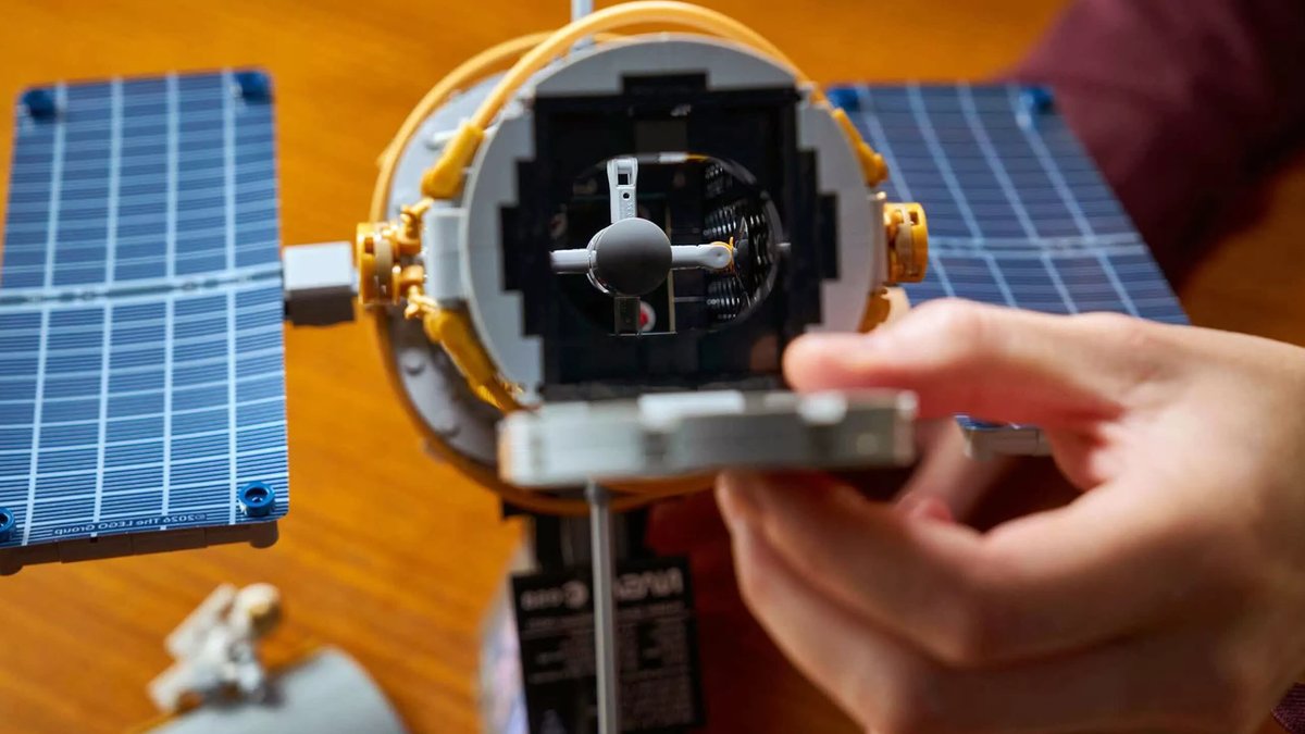 Lego recreates Hubble space telescope - lego hubble space telescope