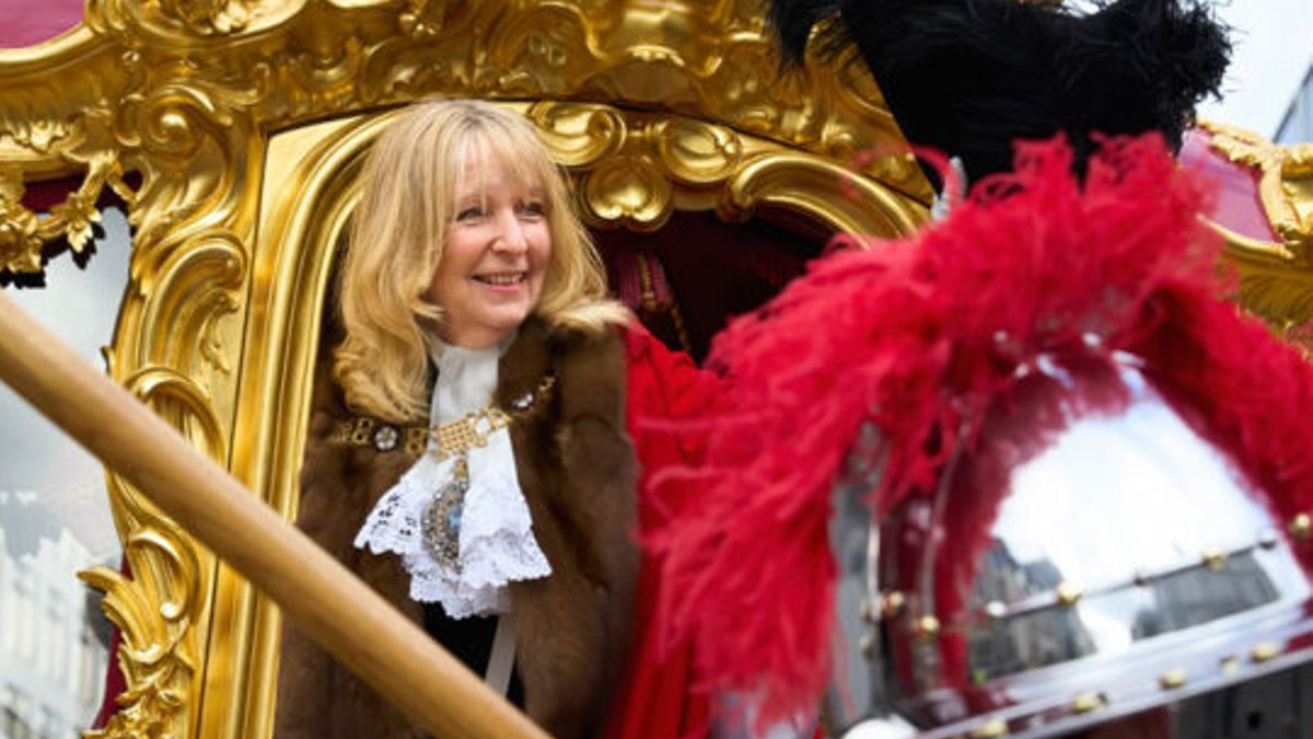 Mayor for the Modern Era Unveiled Today - lady mayor