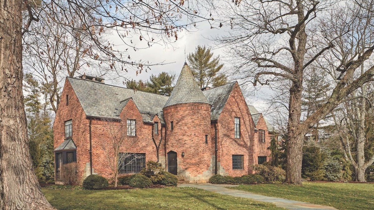 Historic Connecticut home gets modern update Historic Connecticut home gets modern update - historic home update