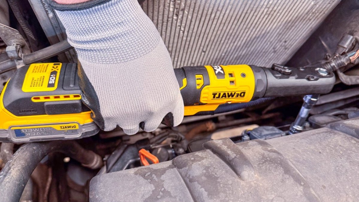DeWalt Ratchet Gets Put to the Test DeWalt Ratchet Gets Put to the Test - dewalt ratchet