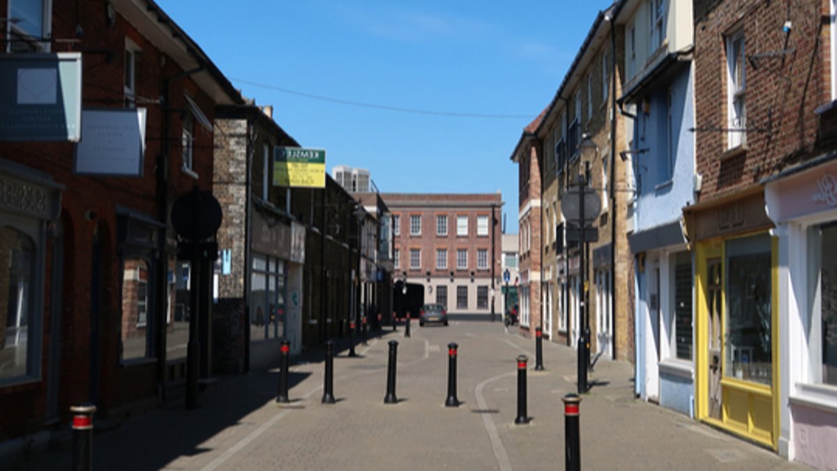 Heatwave hurts high street footfall in July - retail footfall