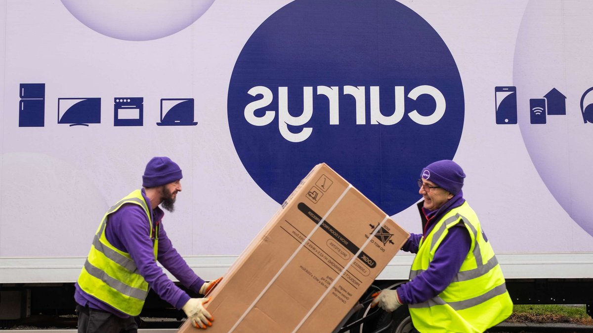 Currys offers apprenticeships to train new drivers - driver apprenticeships