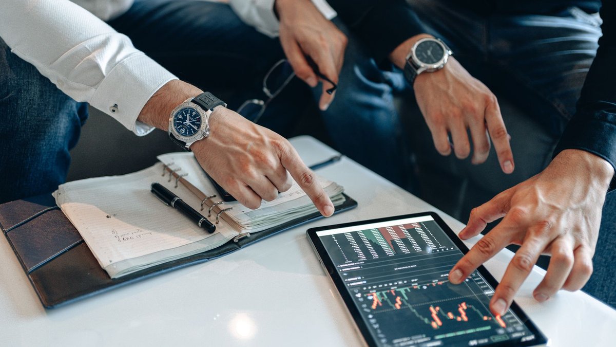 AI Boom Raises Market Risks, Fuels Alternative Investments AI Boom Raises Market Risks, Fuels Alternative Investments - ai boom