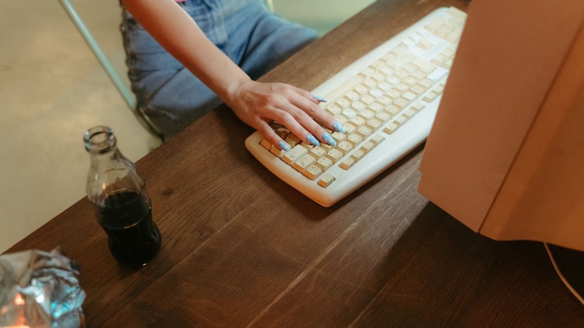 Firms turn to outsourced tech support Firms turn to outsourced tech support - managed it