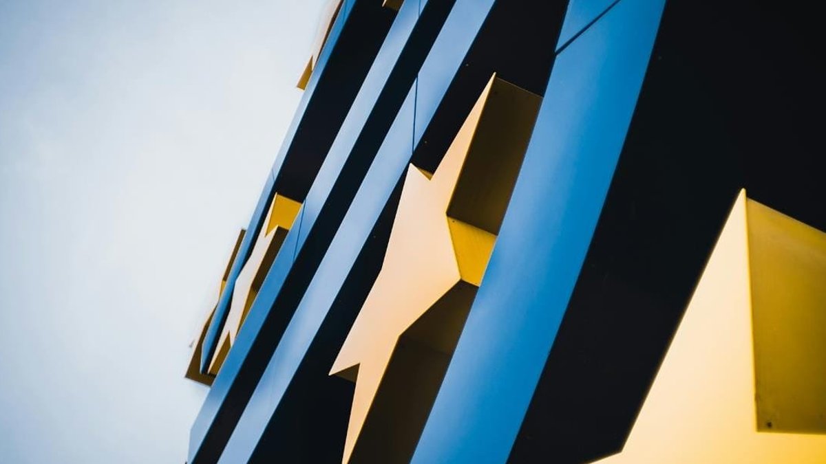 Euro Faces Challenges in August Trading - euro trading