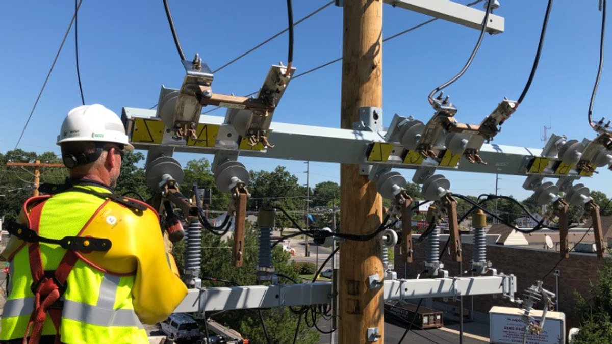 US Power Grid Faces Record Demand Strains - power grid