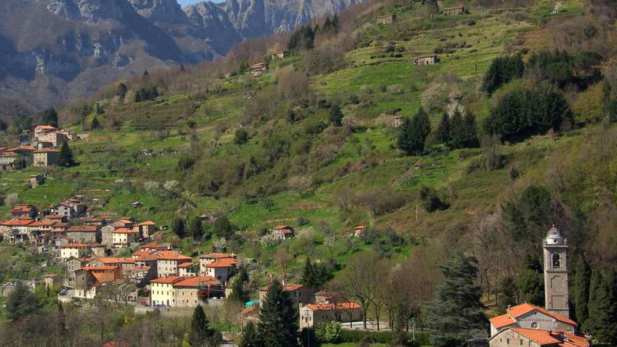 Tuscany Borderlands Charm Singer Andrea Bocelli Tuscany Borderlands Charm Singer Andrea Bocelli - tuscany borderlands