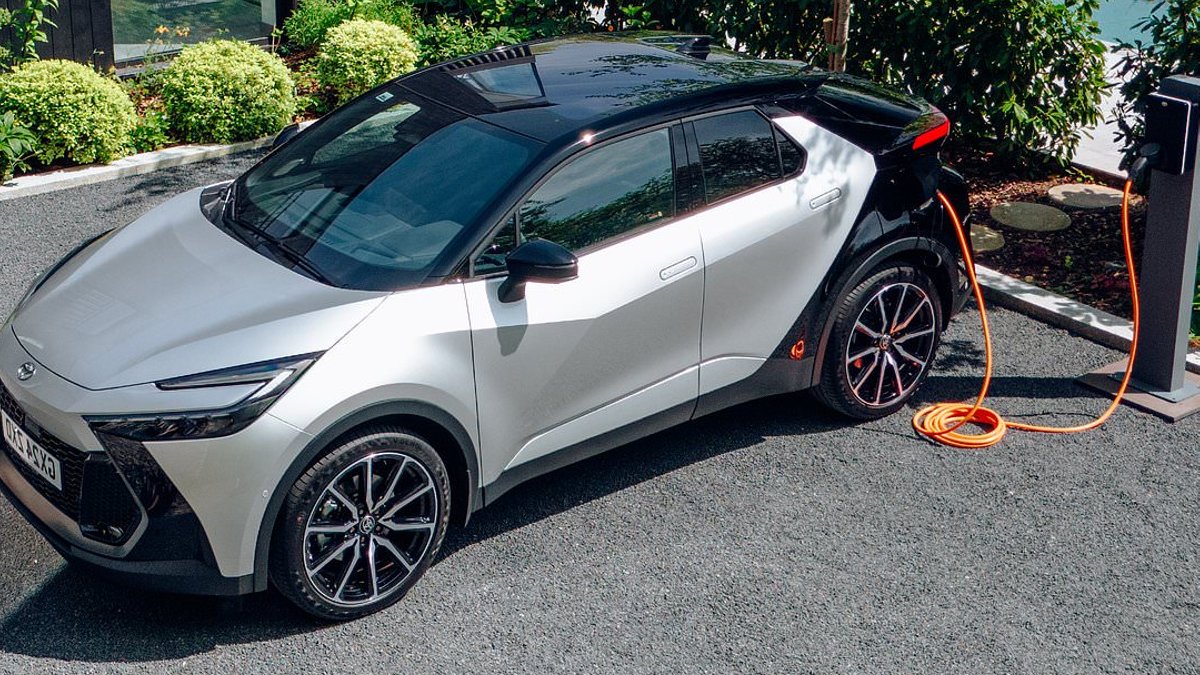 Hybrid cars offer up to £13,300 savings - hybrid car savings