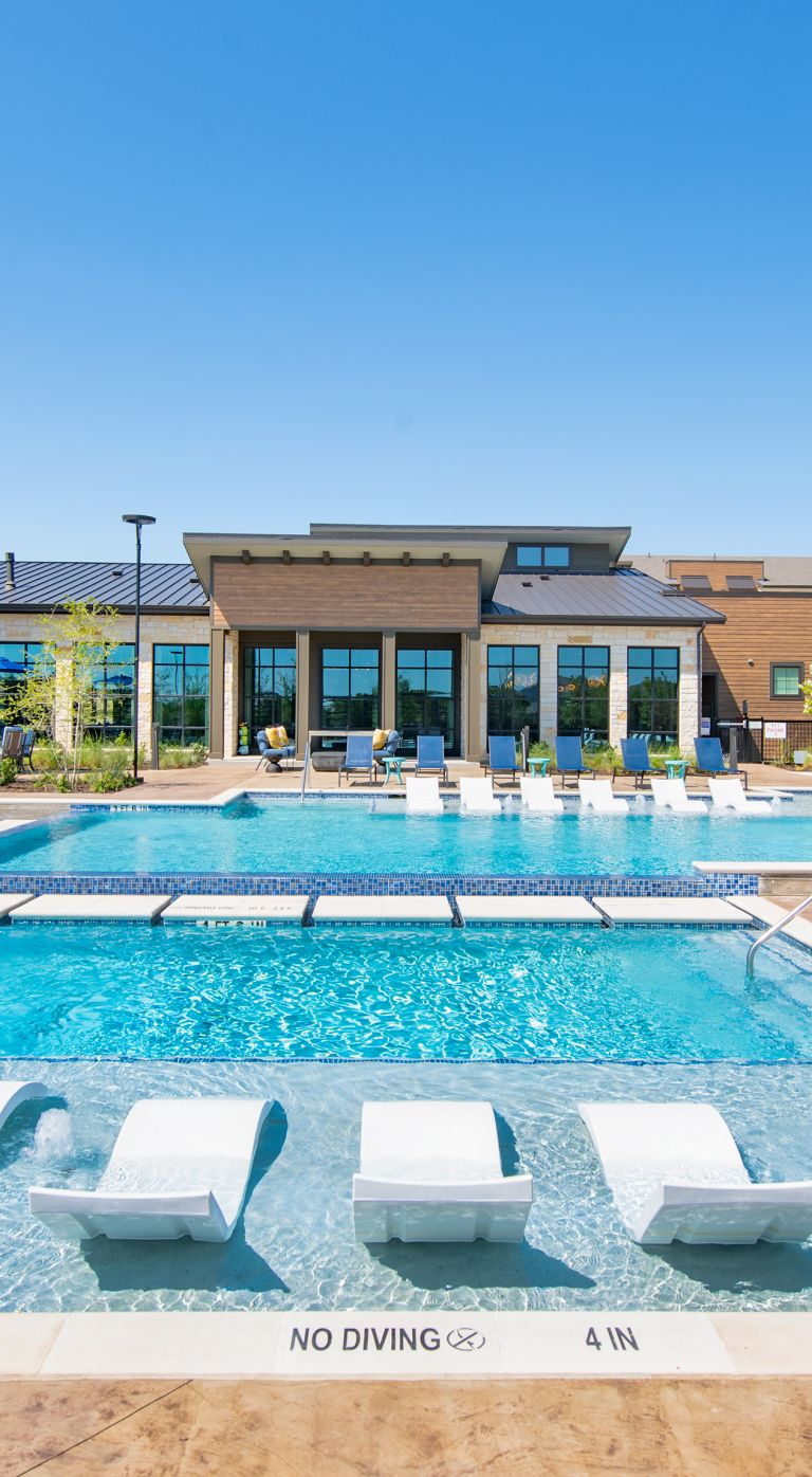 Sparkling pool at MAA Windmill Hill