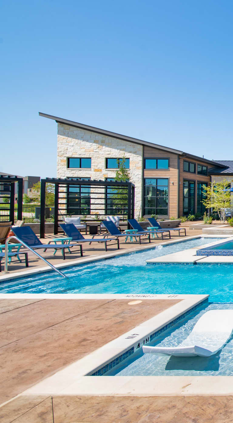 Sparkling pool at MAA Windmill Hill