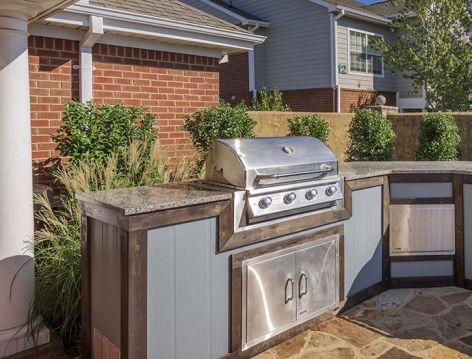Grill Area at Palisades Apartments at Chenal Valley luxury apartment homes in Little Rock, AR