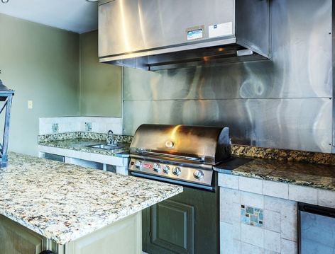 Pool and Grill at Verandas at Southwood luxury apartment homes in Tallahassee, FL