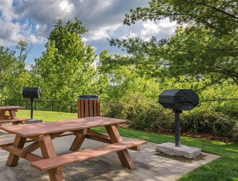 Grilling Area 2 at Grande View luxury apartment homes in Nashville, TN