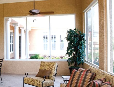 Lounge at Colonial Grand at Onion Creek luxury apartment homes in Austin, TX