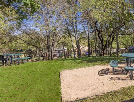 Picnic Area at Colonial Village at Sierra Vista luxury apartment homes in Austin, TX
