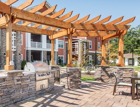 Outside grill area at Station Square at Cosners Corner luxury apartments in Fredericksburg, VA