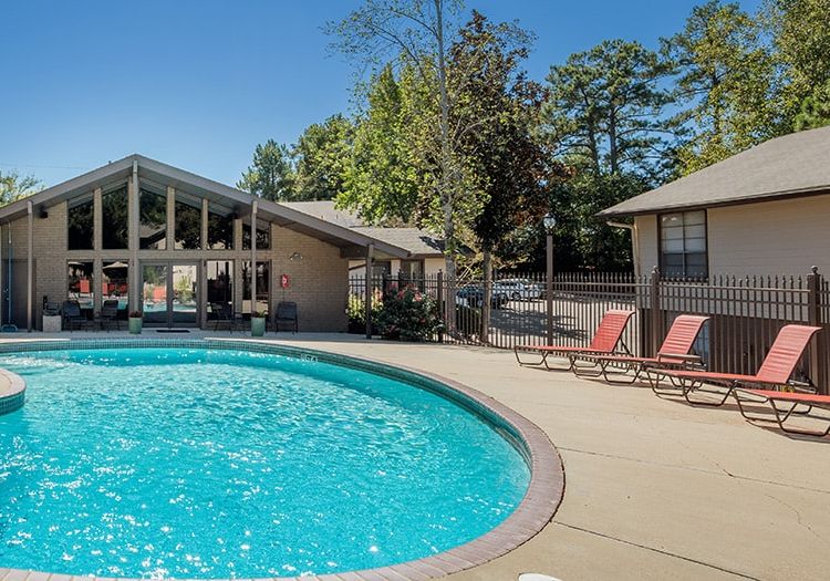 Pool 2 at Lakeshore Landing luxury apartment homes in Jackson, MS