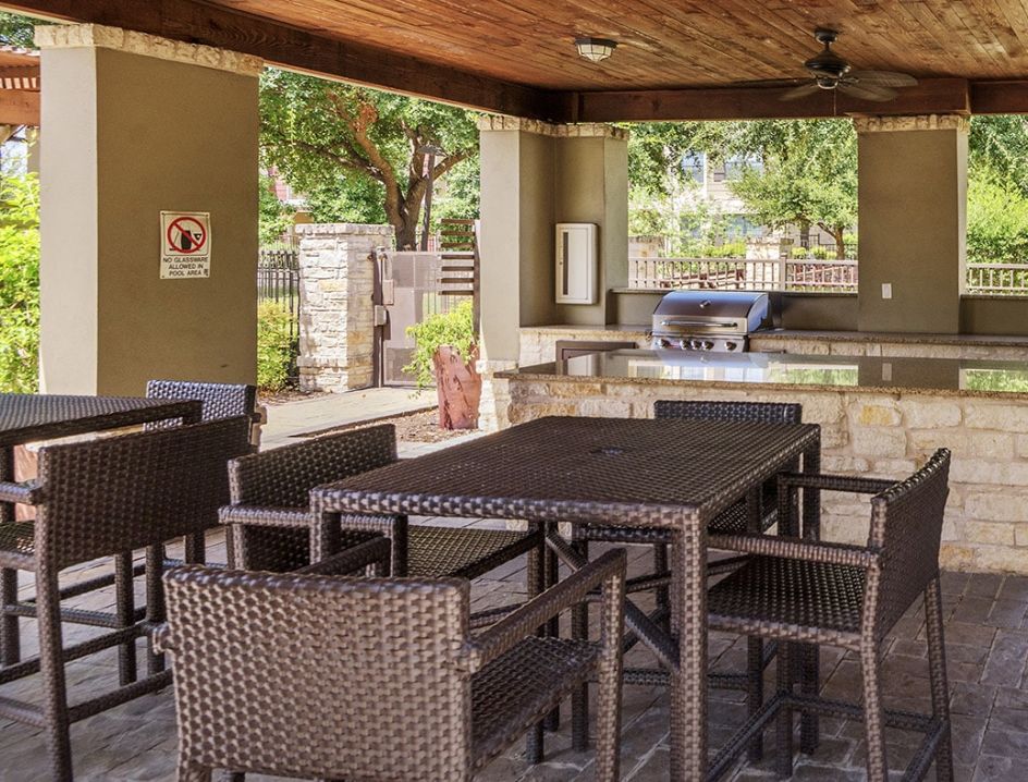 Grill area at Stone Ranch at Westover Hills luxury apartment homes in San Antonio, TX