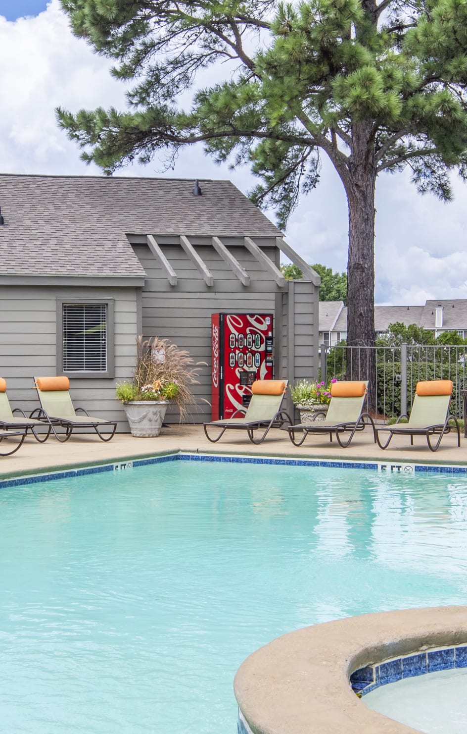 Pool Front at Reflection Pointe luxury apartment homes in Jackson, MS