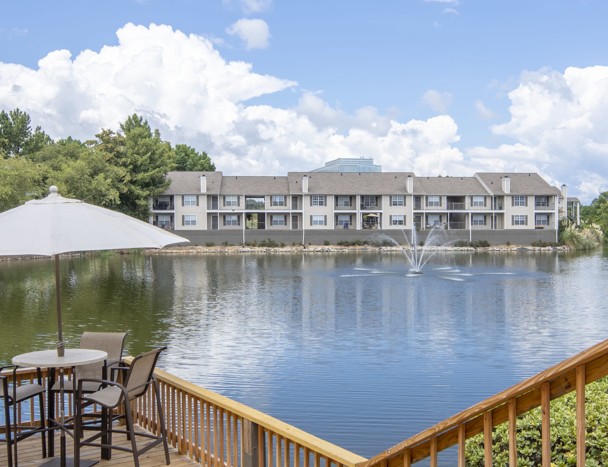 Lake Deck at Reflection Pointe luxury apartment homes in Jackson, MS