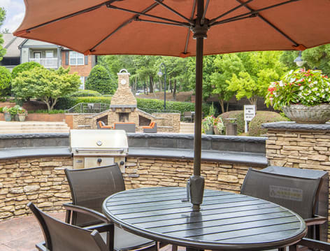 Pool Grill at Colonial Grand at Pleasant Hill luxury apartment homes in Atlanta, GA