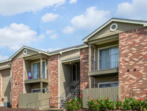 Exterior 1 at Pear Orchard luxury apartment homes in Jackson, MS